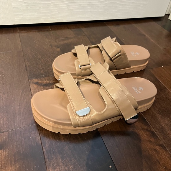 Call it Spring Sandals, size 8.5 - Picture 10 of 10